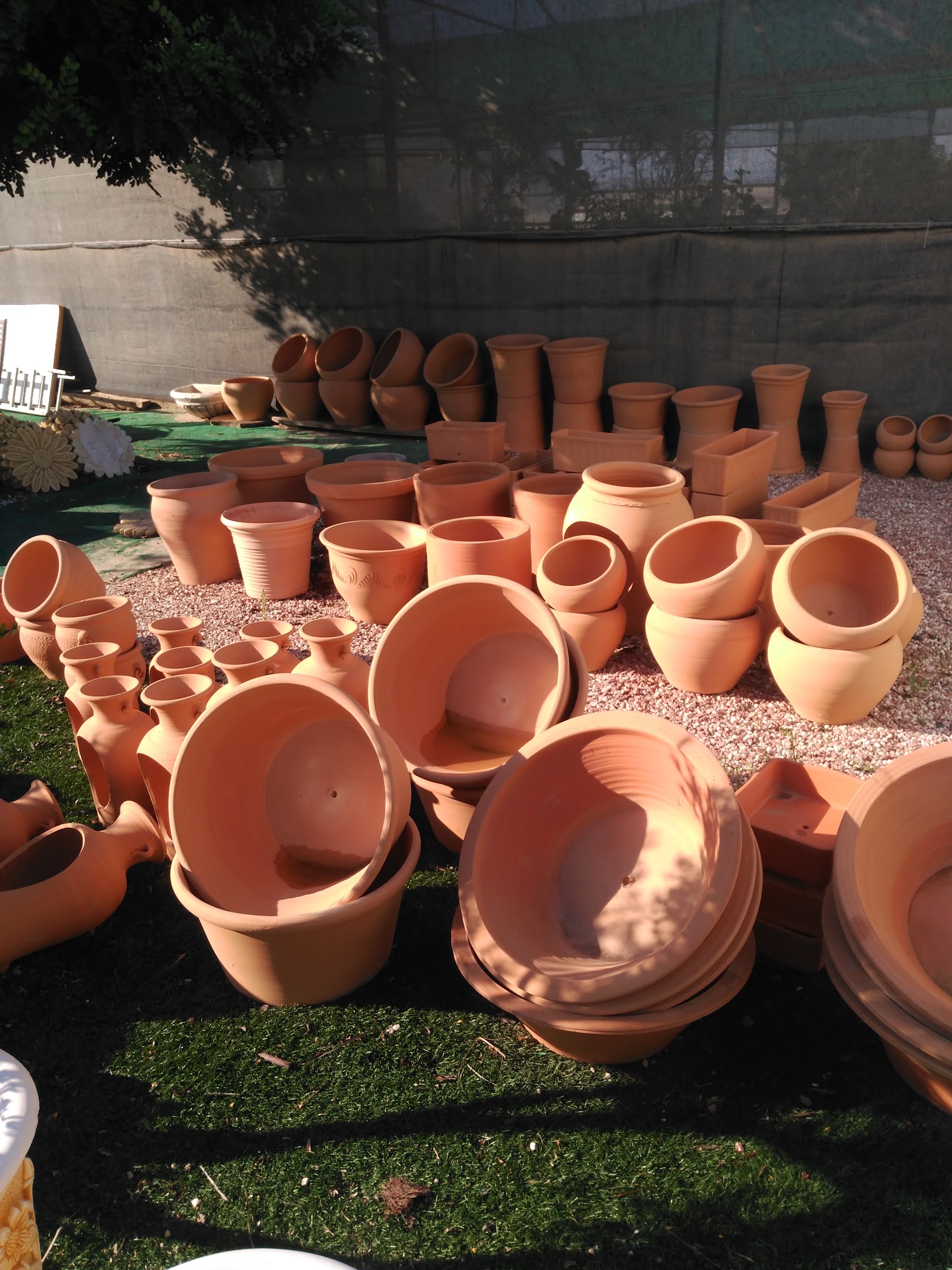 Colección de macetas de barro cocido